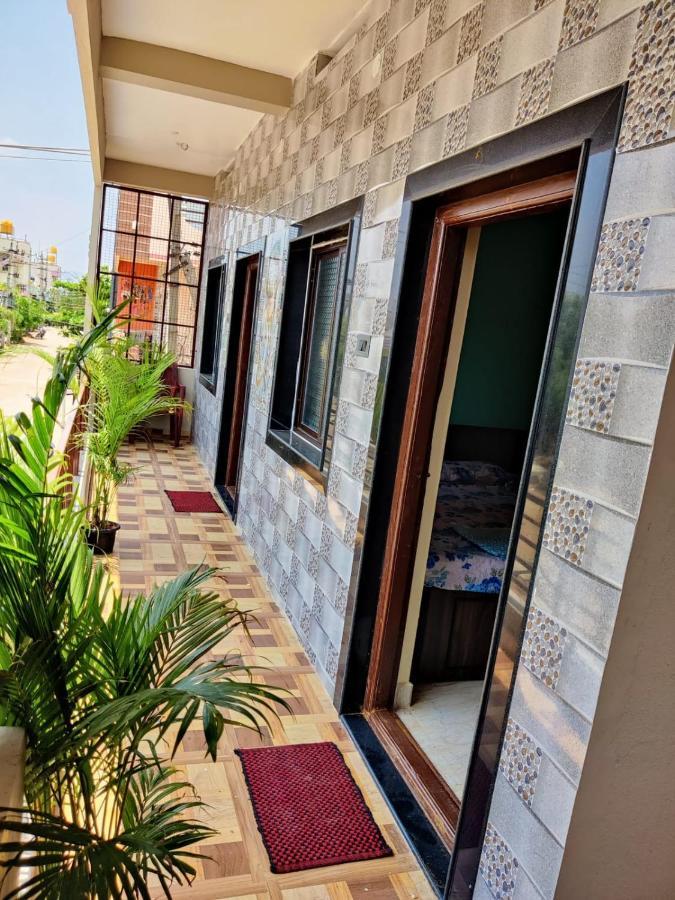 Balaji Homestay Хампи Экстерьер фото